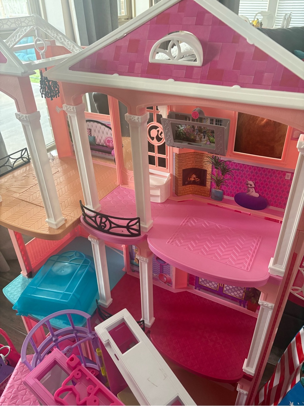 Barbie Dreamhouse+Vet Clinic+Soccer Field+Ice Cream Cart+Dolls+Numerous Xtras!
